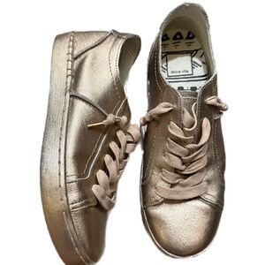 Dolce Vita Rose Gold Low-Top Sneakers for Women